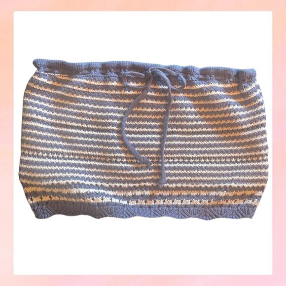 Hollister Tops - Hollister Women's Navy Blue Striped Crop Top - Size Medium